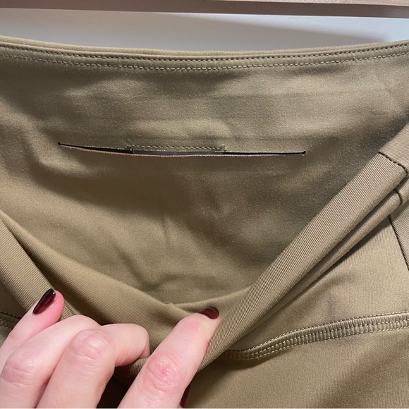 Girlfriend Collective bike shorts - Picture 2 of 5